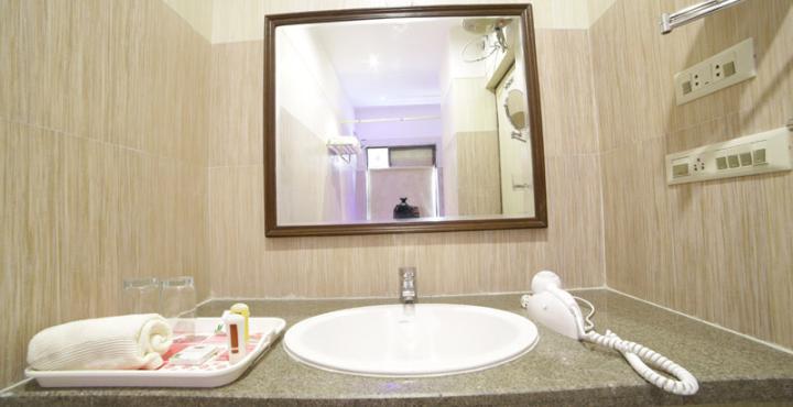 Oyo 1681 Hotel Devansh Udaipur Ngoại thất bức ảnh